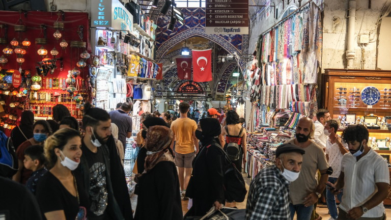 Турция започва разследване срещу петте най-големи вериги супермаркети в страната.